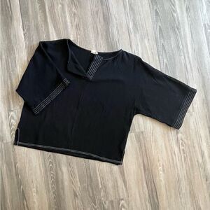 Simple wide sleeve black top size L
